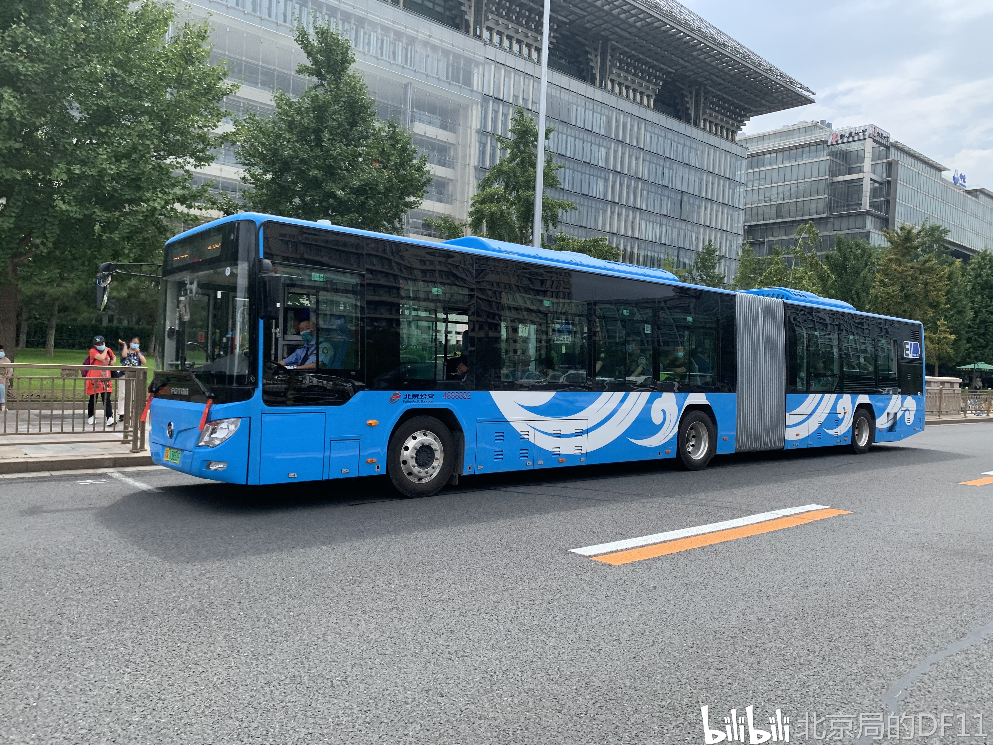 52路新车 福田16m气电混铰链
