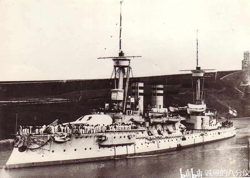 德国跳过了铁甲舰阶段,1893年服役的第一级前无畏舰布兰登堡级