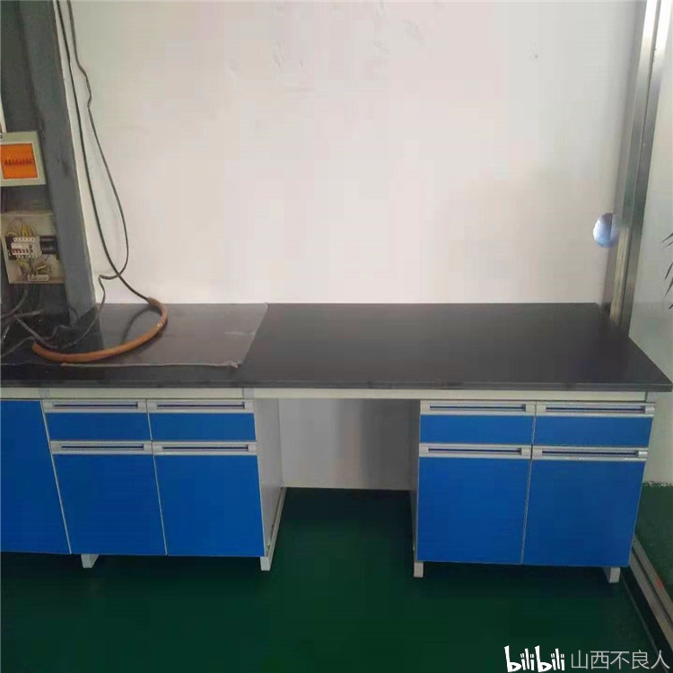 527cbbb11819a83b91bd4787fe94cc68feace668.jpg