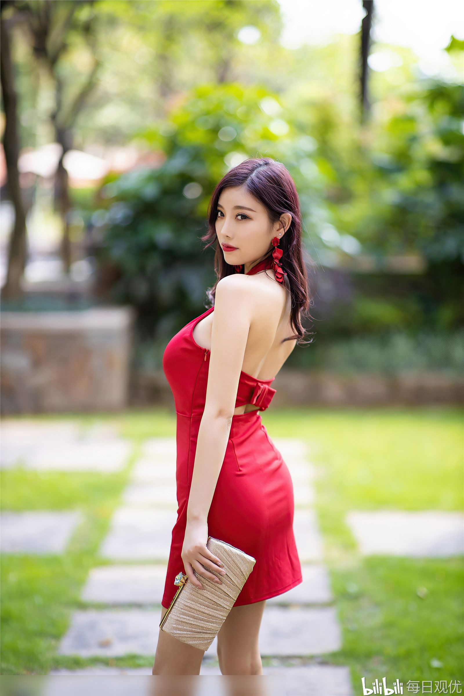 生活 日常 杨晨晨 一身大红色的性感短裙让人太有感觉 【美女写真】