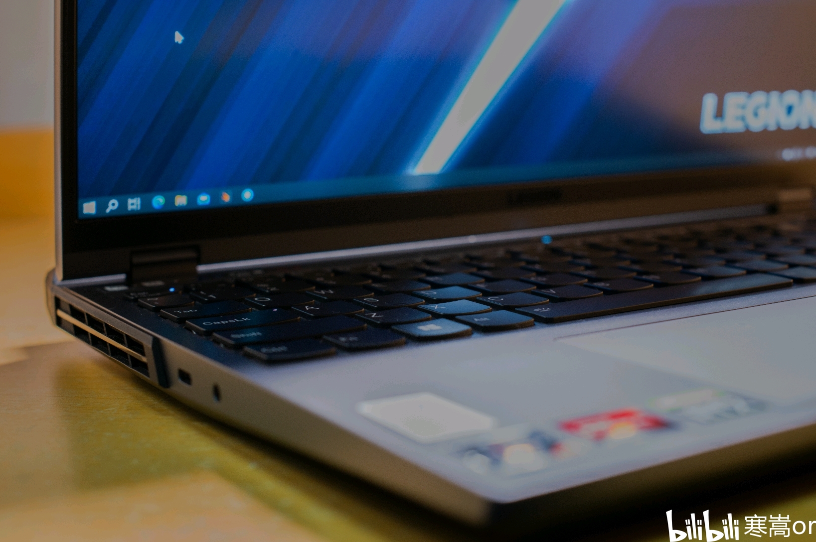 游戏本 58db0203c267576b37cc05a633b567caea4e36e4.jpg