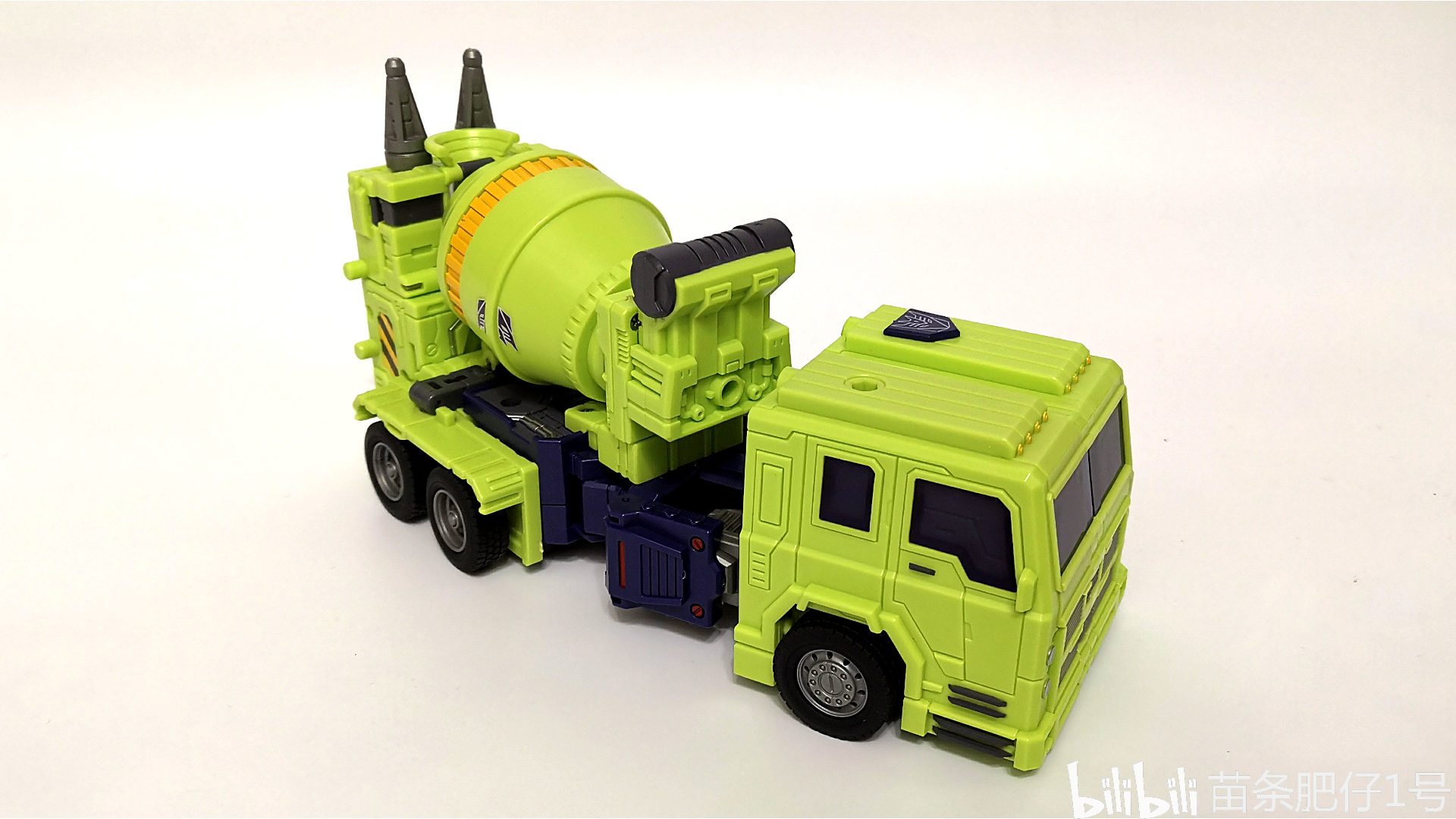 变形金刚玩具图文分享——tw-c06挖地虎之搅拌车