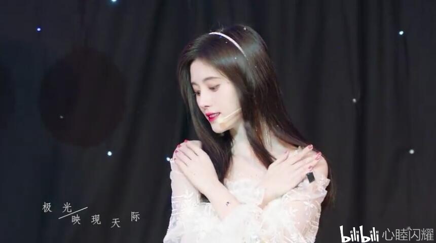 鞠婧祎化身冰雪精灵回归偶像舞台 用绝美的舞姿带来冬日里的滚滚暖流