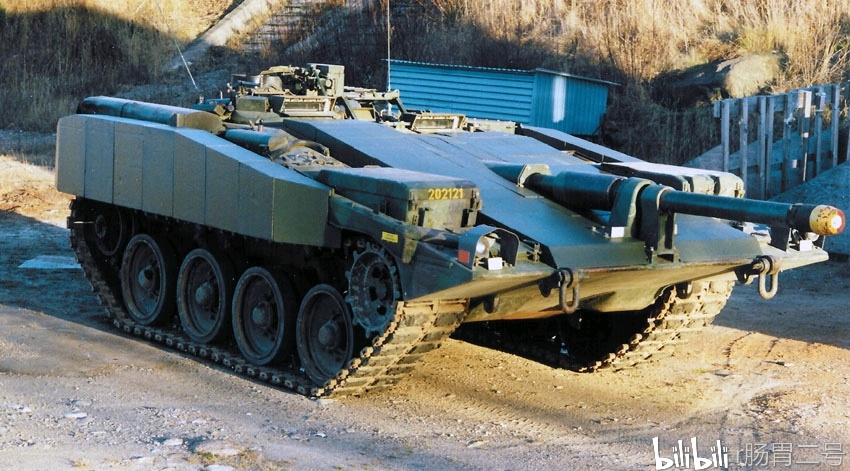 在1990年,瑞典试验生产了strv 103d.