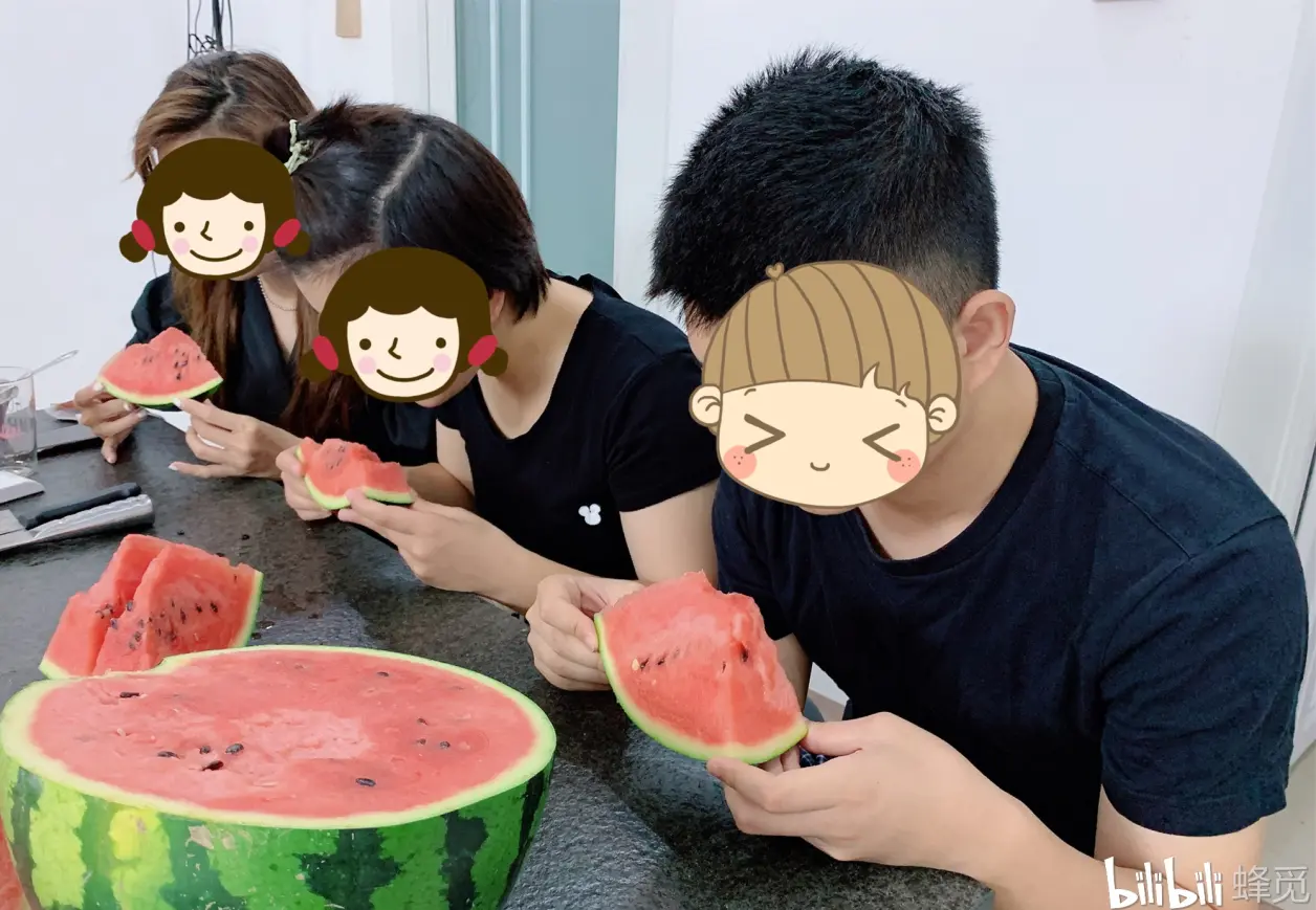 【三地西瓜大pk】居然敢在办公室聚众啃瓜？