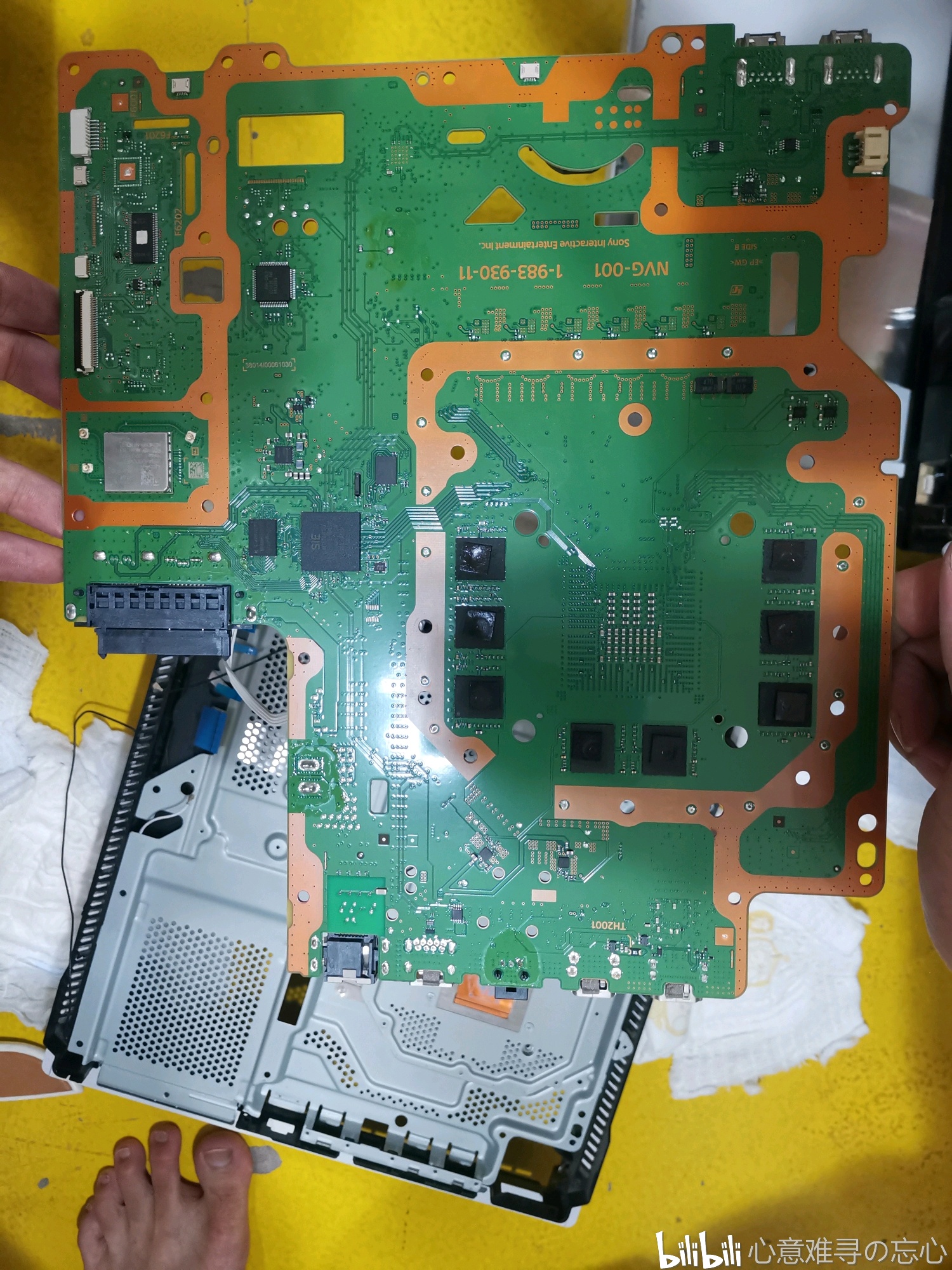 ps4pro拆机拆解内部图ps4拆机清灰更换换硅脂改装散热索尼主机ps4pro