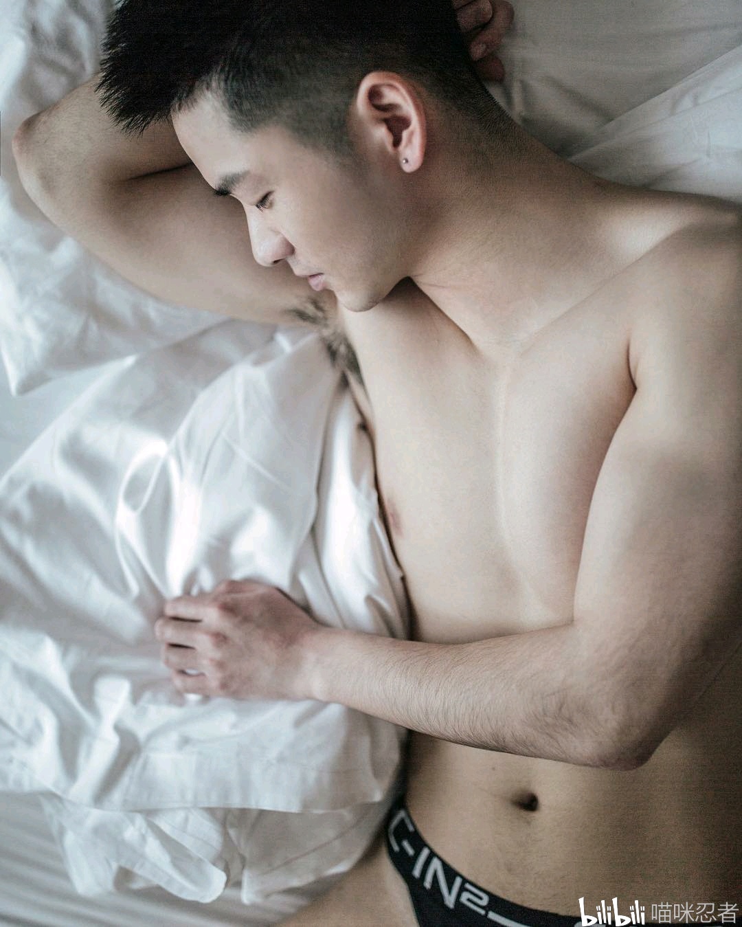 肌肉精神小伙 | 嘉辉allen,各大健美男体创意摄影师的