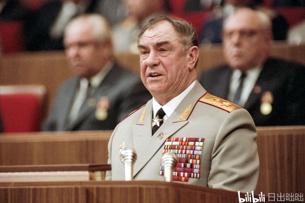中俄双语:最后一名苏联元帅亚佐夫去世