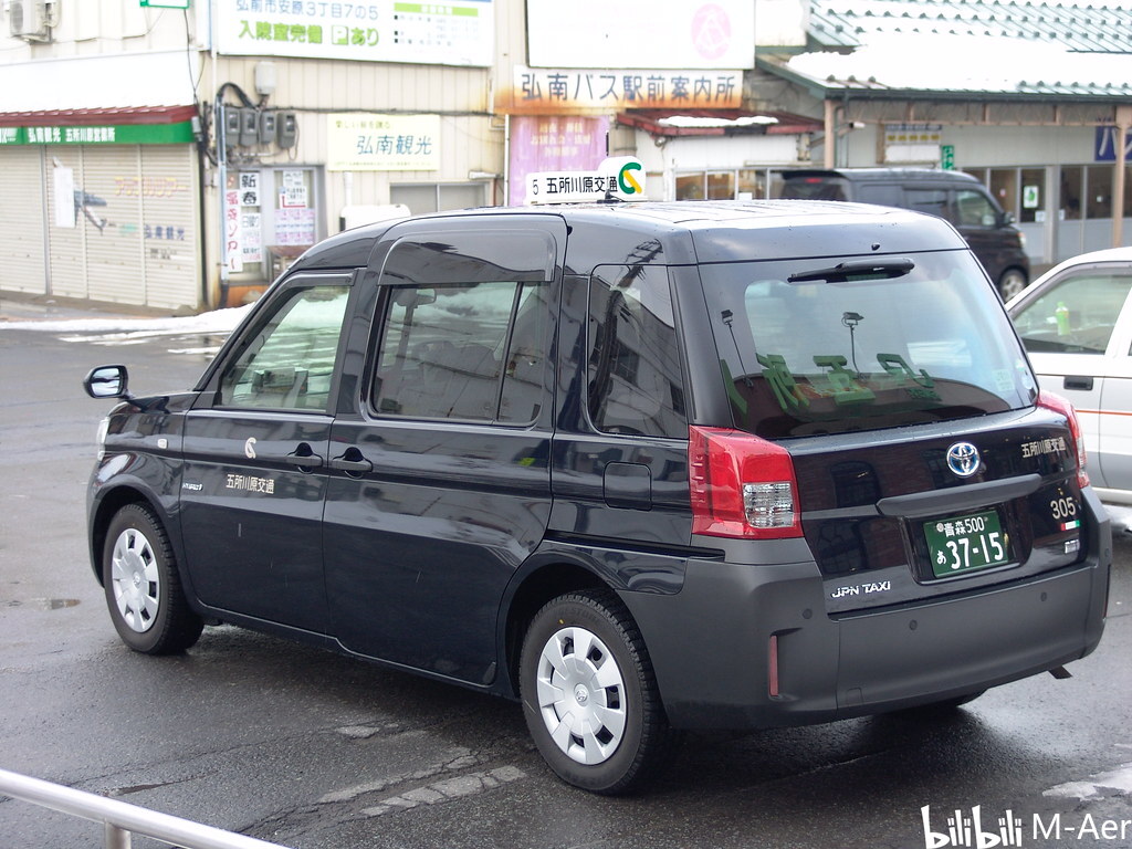 随后,香港出租车也开始引进丰田jpn taxi,更名为comfort hybird.