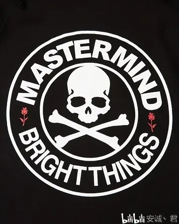 如果说bape是日系嘻哈风格的代表,那么mmj则是当之无愧的日系暗黑文化的