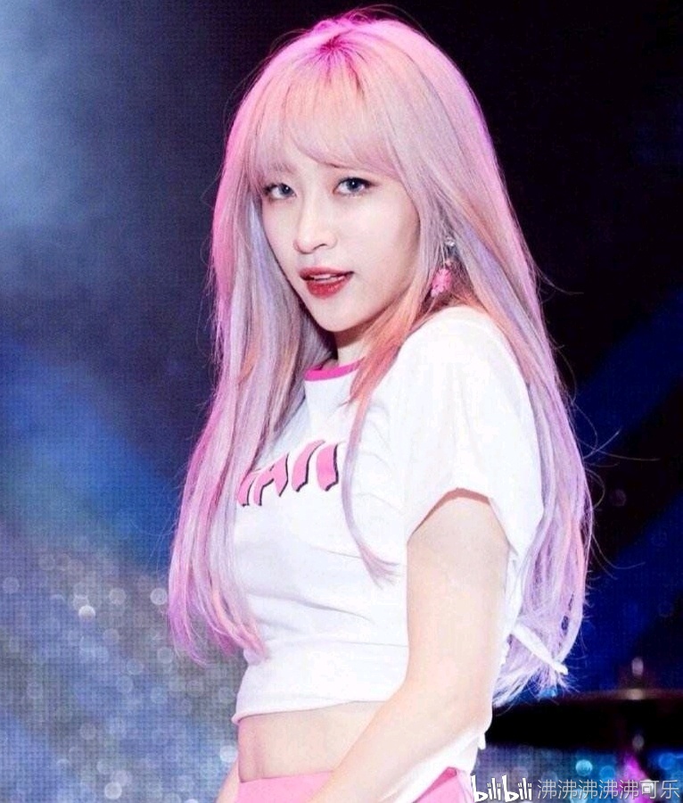 染粉色头发好看的南韩女爱豆