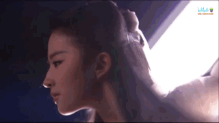 16年过去了,刘亦菲依然是那个神仙姐姐,鲜得能掐出水来