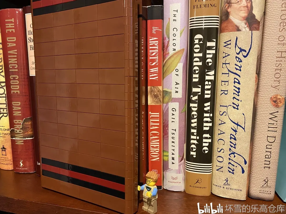 书架上的乐高，用乐高积木与书结合，别有趣味