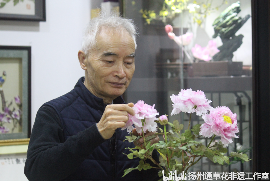 通草花技艺代表性传承人 钱宏仁 江苏省工美大师