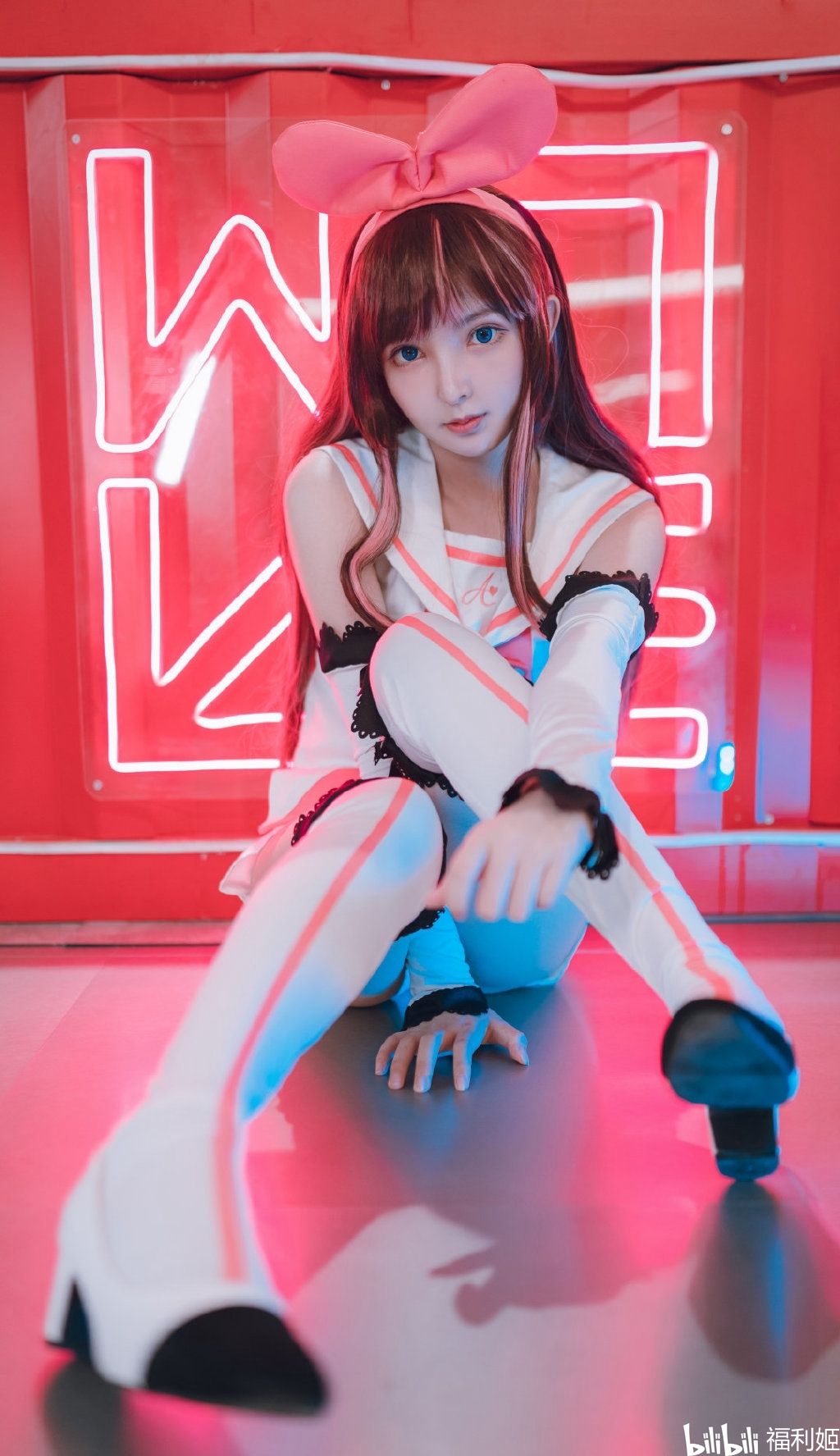 白嫩可爱绊爱酱cosplay性感图片写真