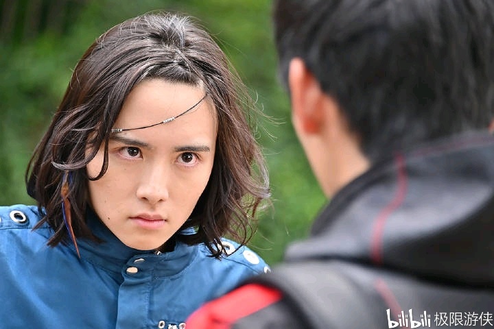 "骑士史上,最强之恶"大道克己=歌手松冈充华丽再度演绎!