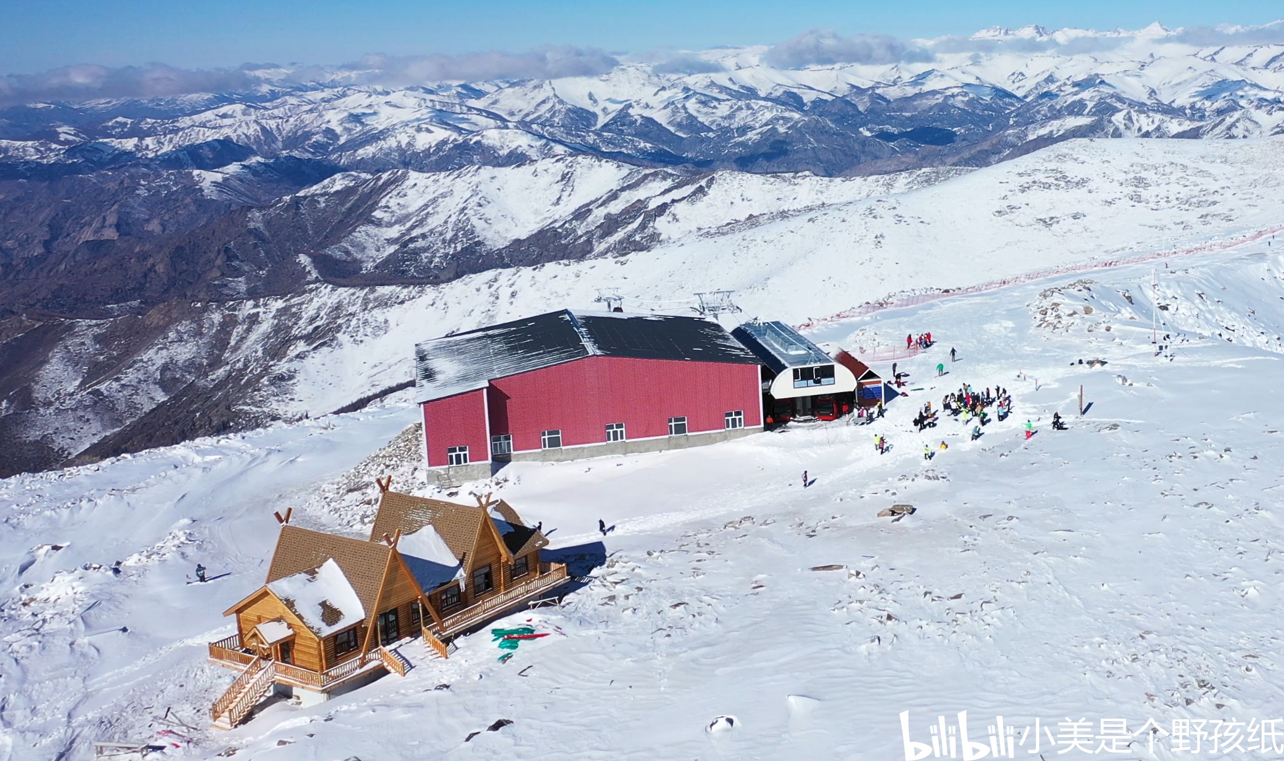 可可托海滑雪场测评雪场篇坐缆车滑野雪9公里机压雪道滑到脚酸
