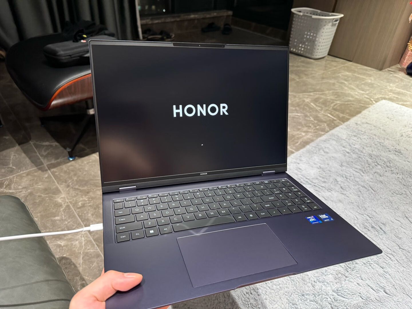 独显轻薄本盘点：高性能笔记本电脑哪一款好，轻薄高性能游戏本推荐