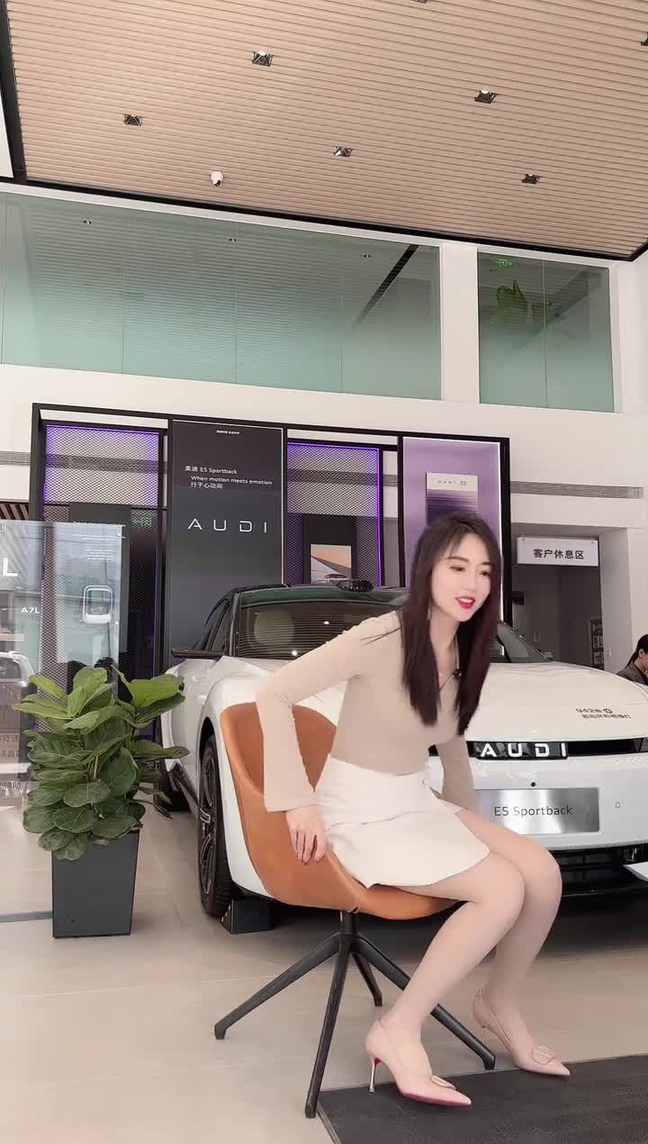 河南威佳省汽贸AUDI体验中心202511261050