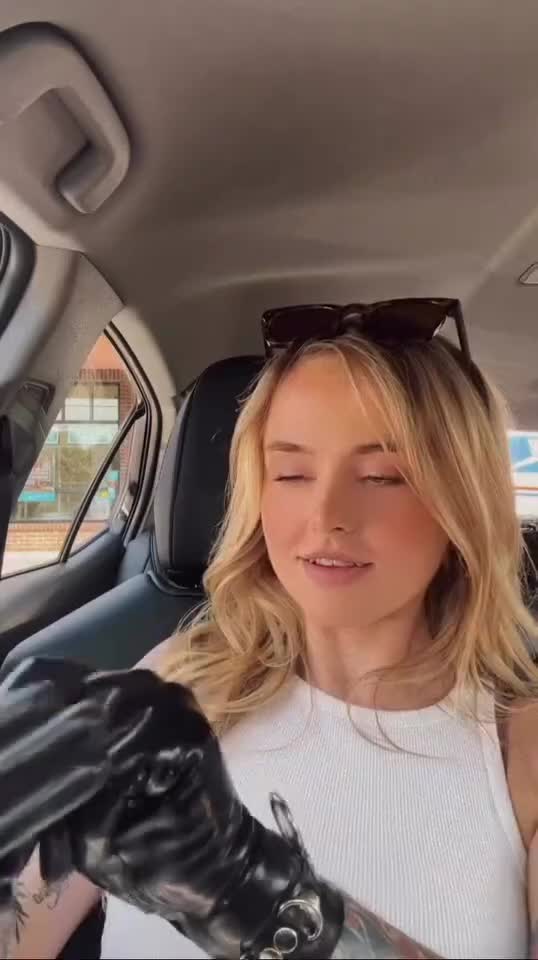 Customer Video. Trinity Princess (Trinityyy princess) trying on her new Bondette