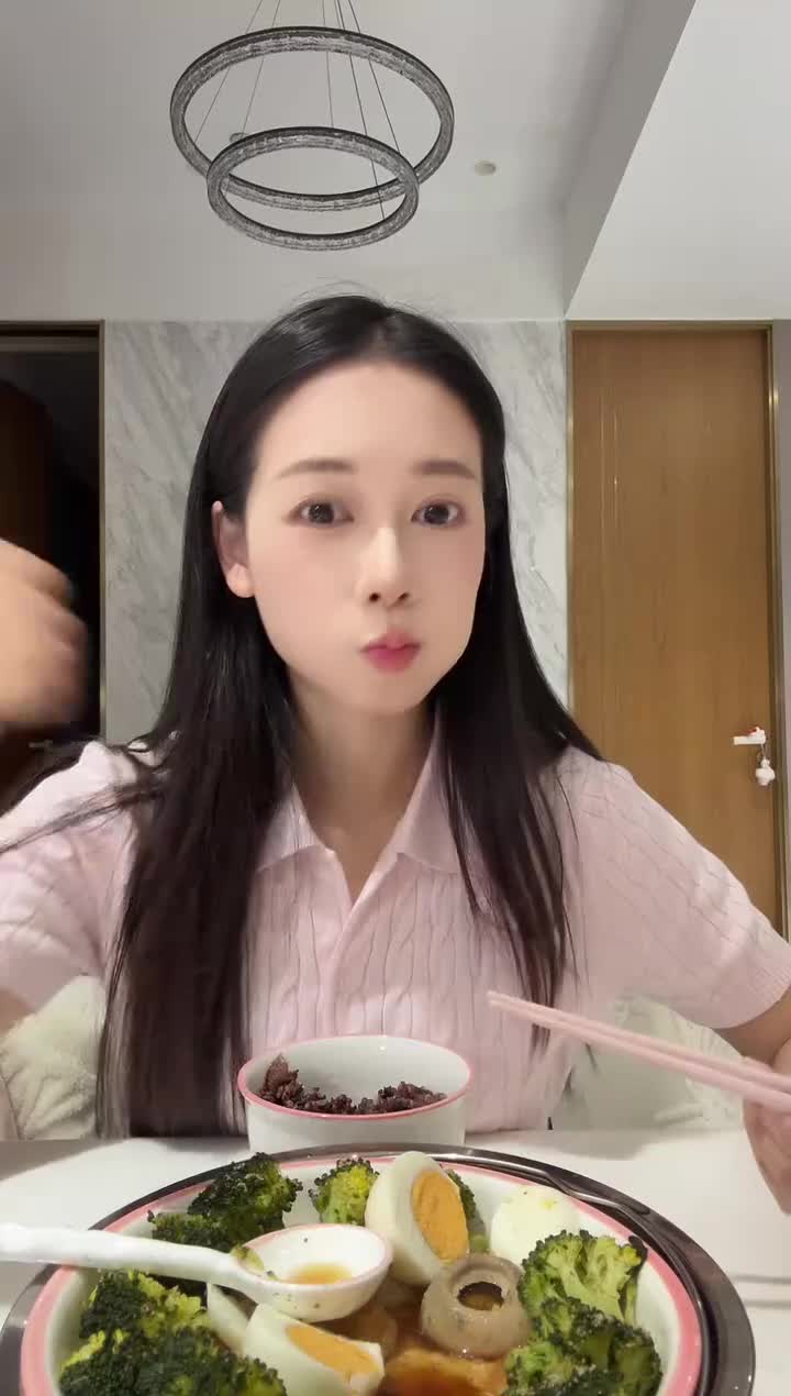 吴柳芳-吴柳芳正在直播_2026年05月08日2215