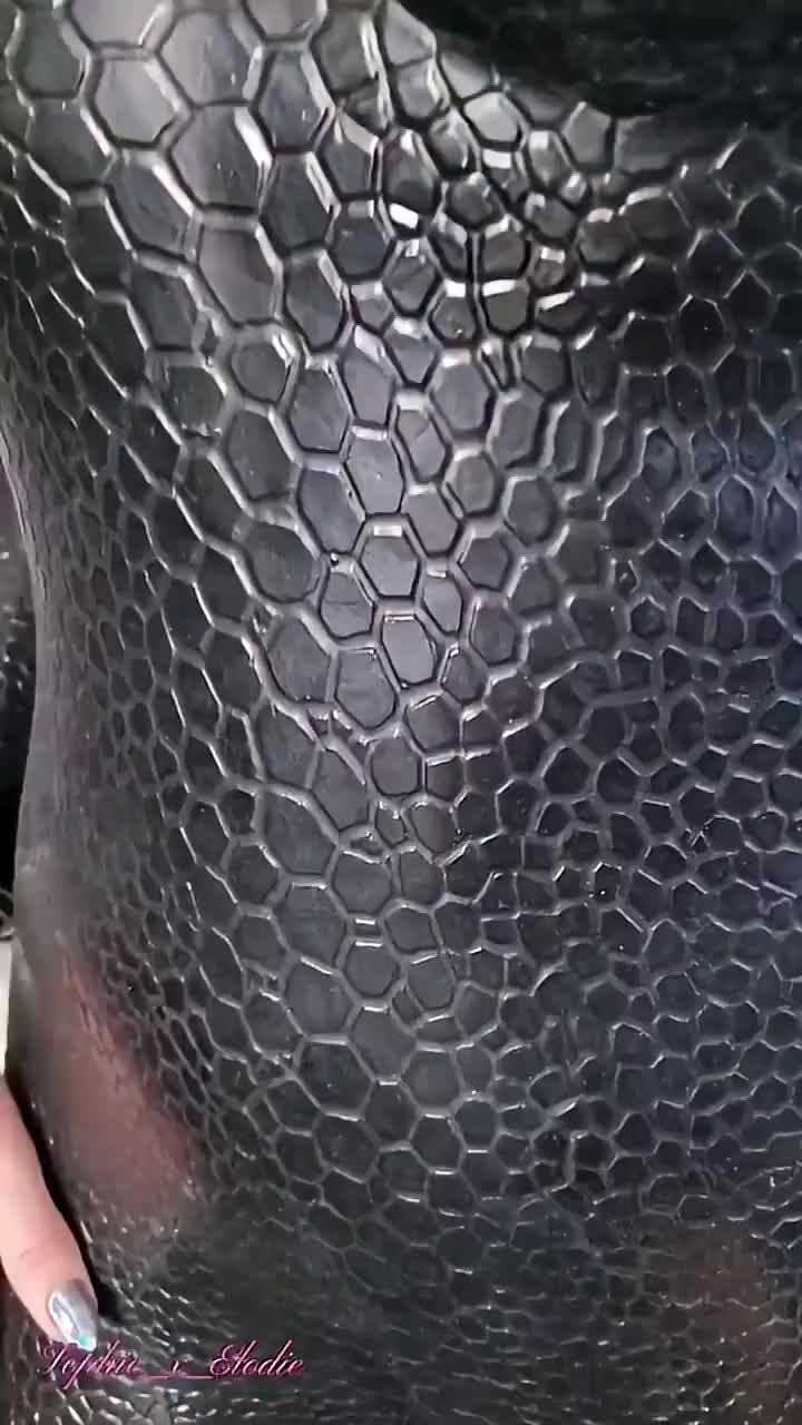 蛇皮硅胶衣穿搭展示