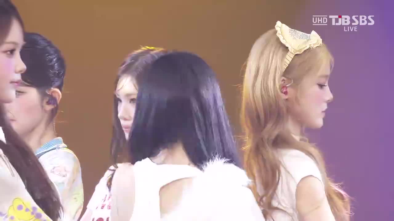 260308 SBS UHD Inkigayo Hearts2Hearts - RUDE!