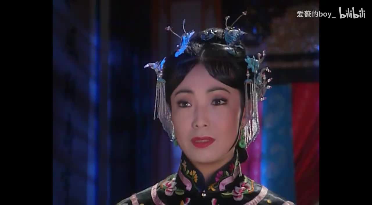 7、小燕子跟容嬷嬷学宫里规矩被挨打