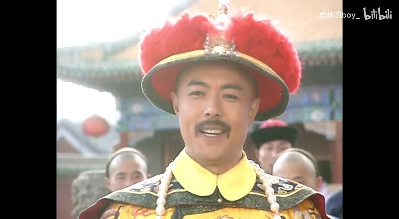 21、皇宫进行比武大会，小燕子与塞亚为各自的武士助威呐喊