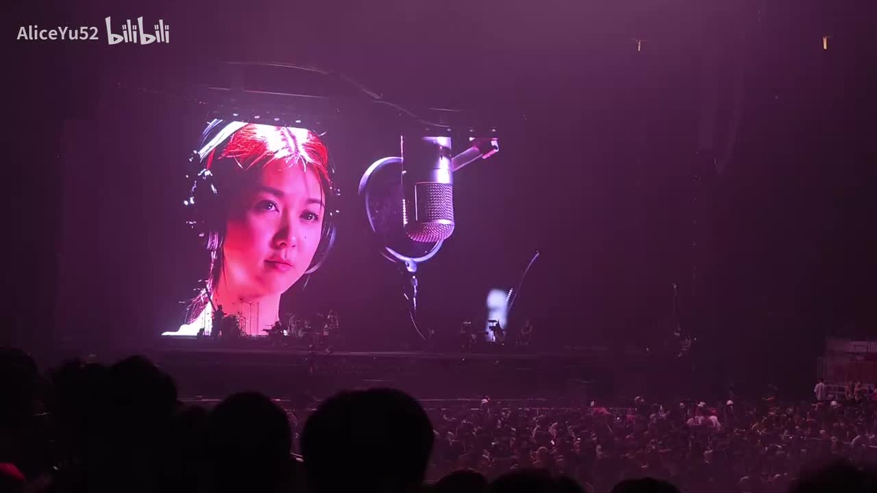 爱意疯涨，让爱蔓延刺破一切灰暗