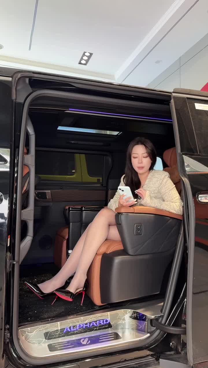 圆圆【零肆伍壹豪车租赁】_2025-11-09_11-45-14_000