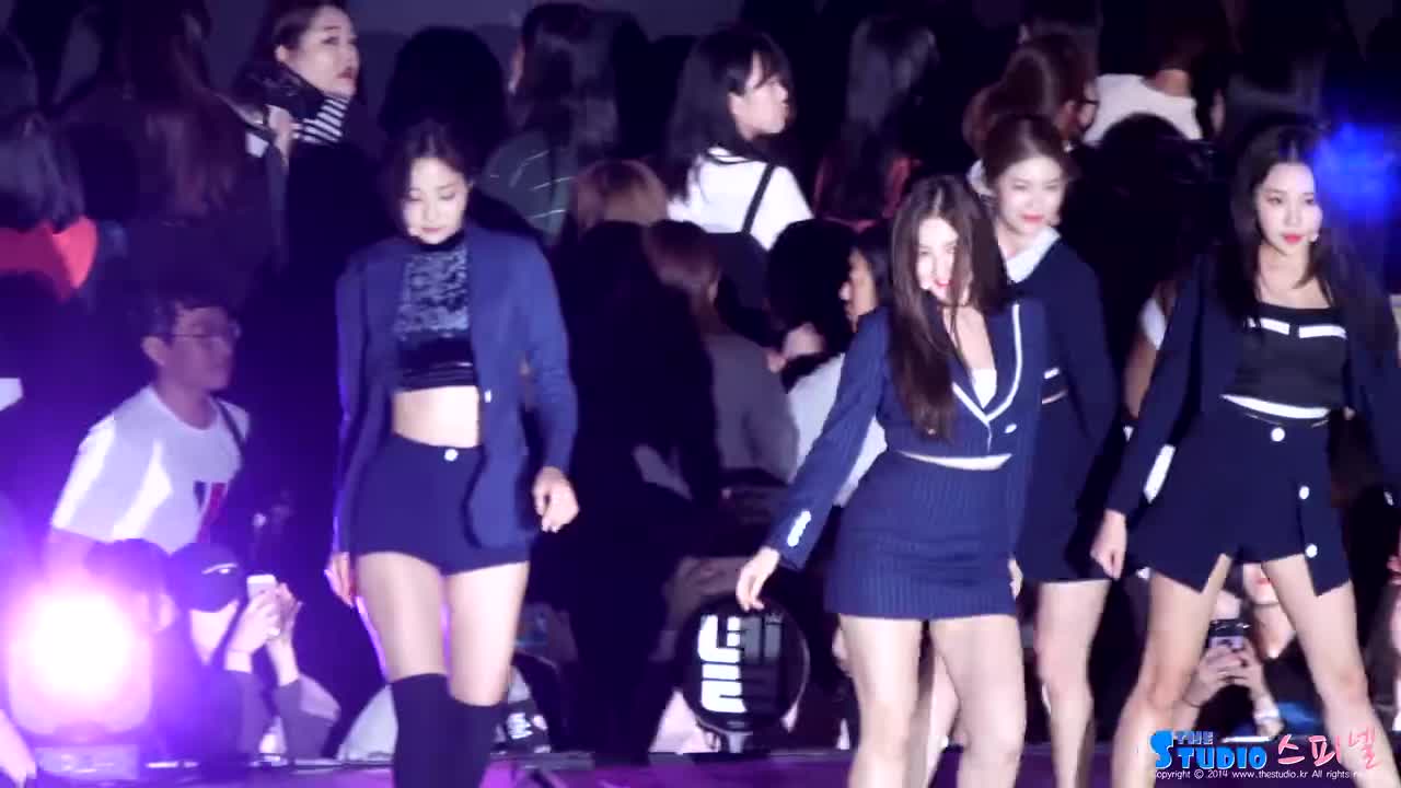 181003 모모랜드 MOMOLAND 연우 YEONWOO 배엠 BAAM 직캠 @ 아송페 by Spinel (2)