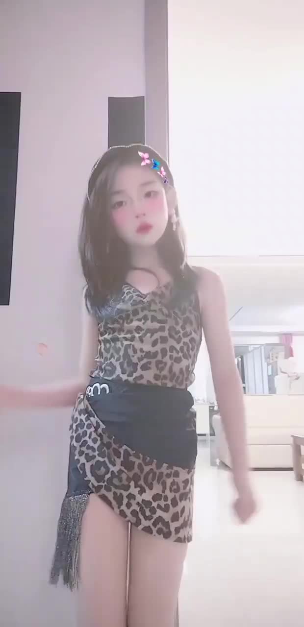 一甜相机扭腰舞460