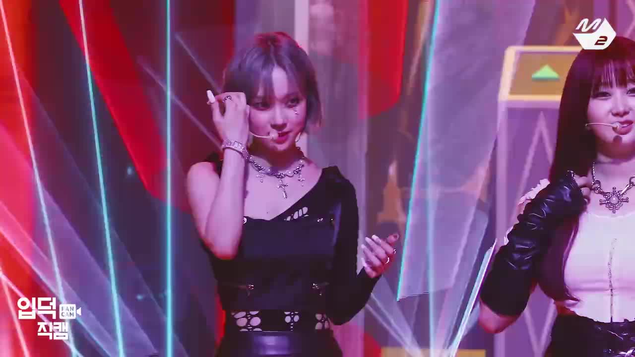 [입덕직캠] 에스파 윈터 직캠 4K 'Girls' (aespa WINTER FanCam) @MCOUNTDOWN_2022.7.14