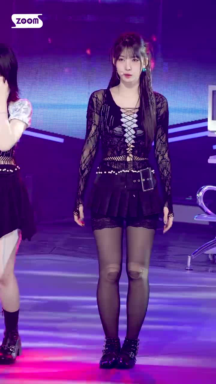 [안방1열 직캠4K] 에버글로우 시현 'ZOMBIE' (EVERGLOW SIHYEON FanCam) @SBS Inkigayo 240616