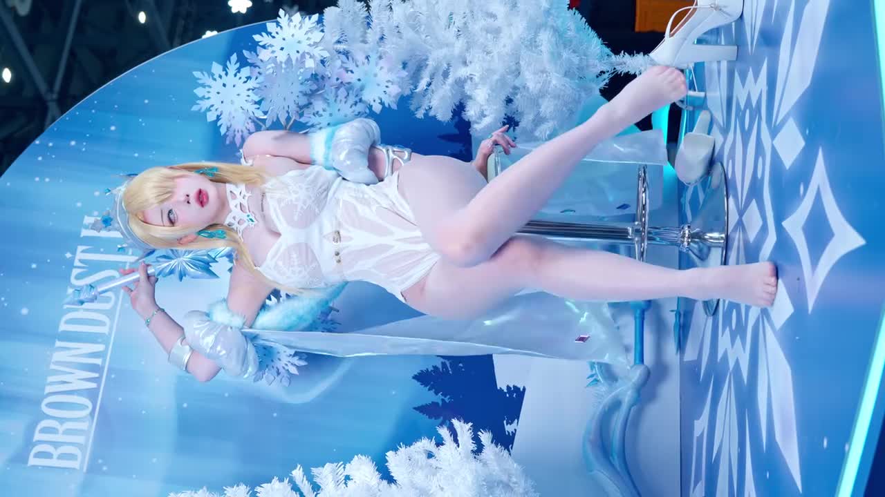 By @cromingmodelfancam