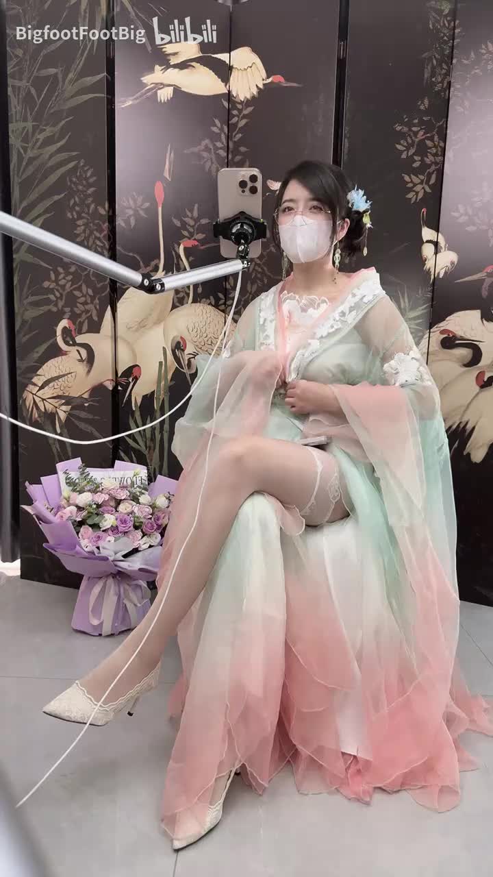 【油亮丝袜】晚风 拿下你是迟早的事 2025-09-21 09_46