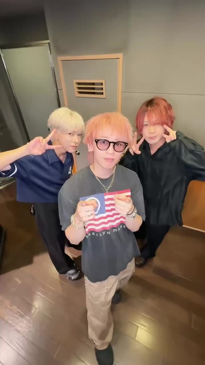 【SHUYA】#OWV の #佐野文哉 さん #本田康祐 さんと爪トギ