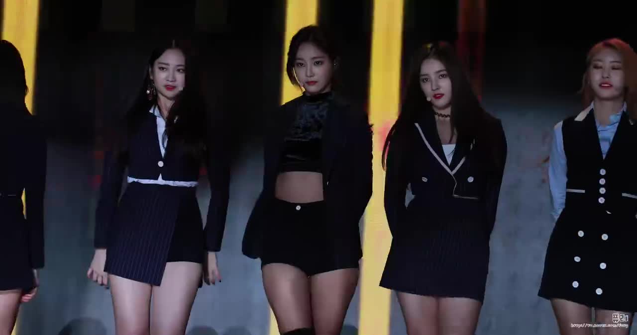 181003 모모랜드(MOMOLAND) 연우 - 어마어마해 (2018 아시아 송 페스티벌)