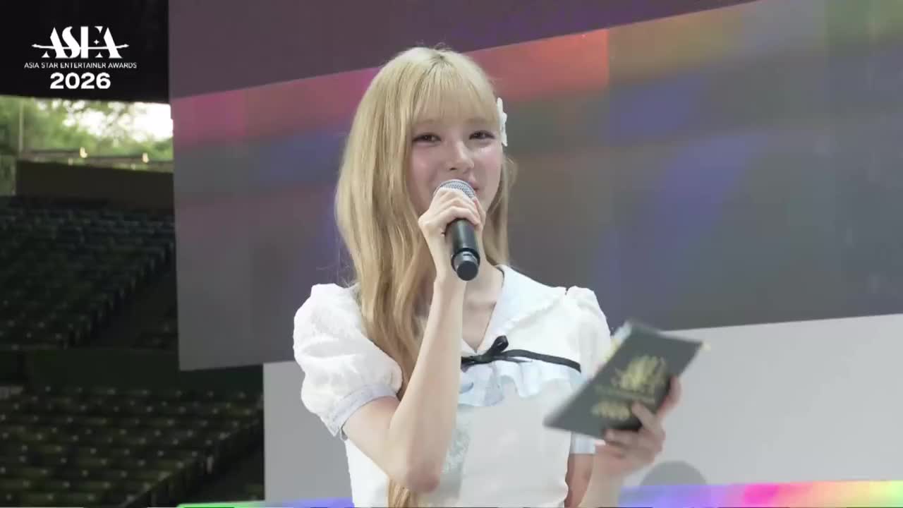 最佳女子组合奖受赏