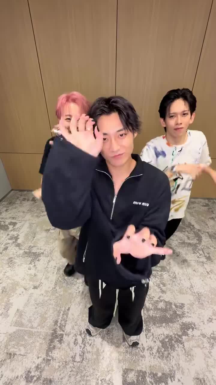 【RYOGA SHUYA ALOHA】後ろにかましてる人いた