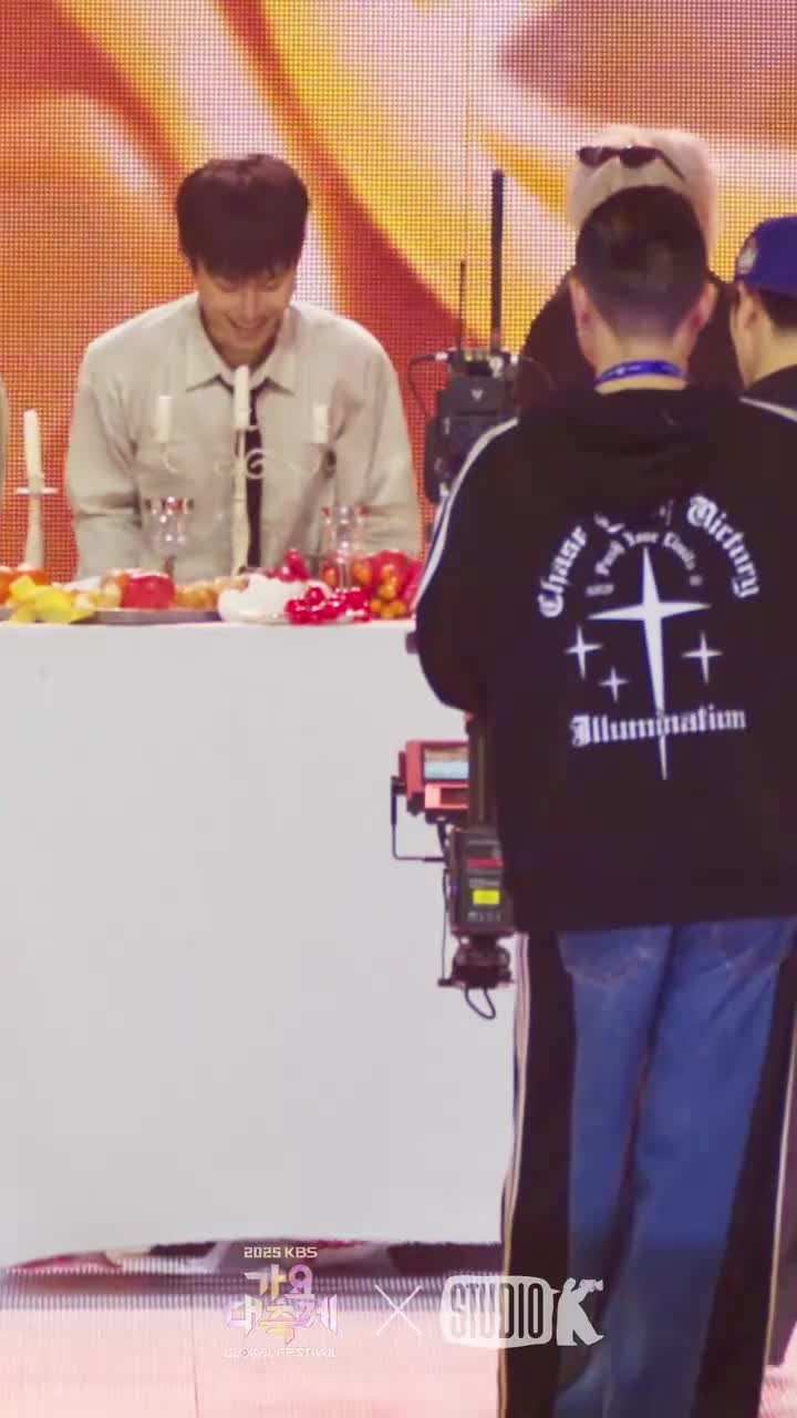 许允真 HUH YUNJIN 竖版直拍