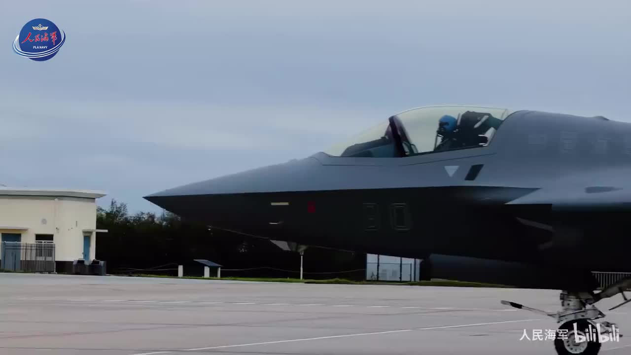 歼-35水龙吟8K60帧修复