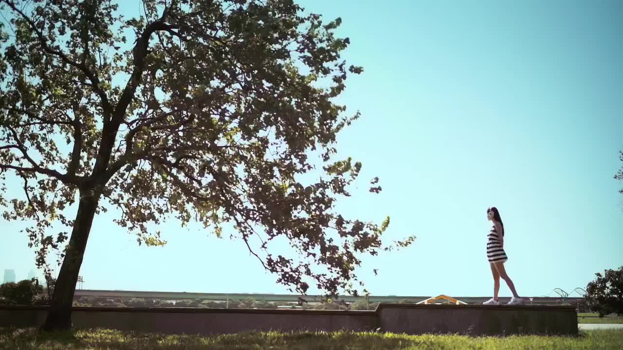 周杰伦《一点点》MV