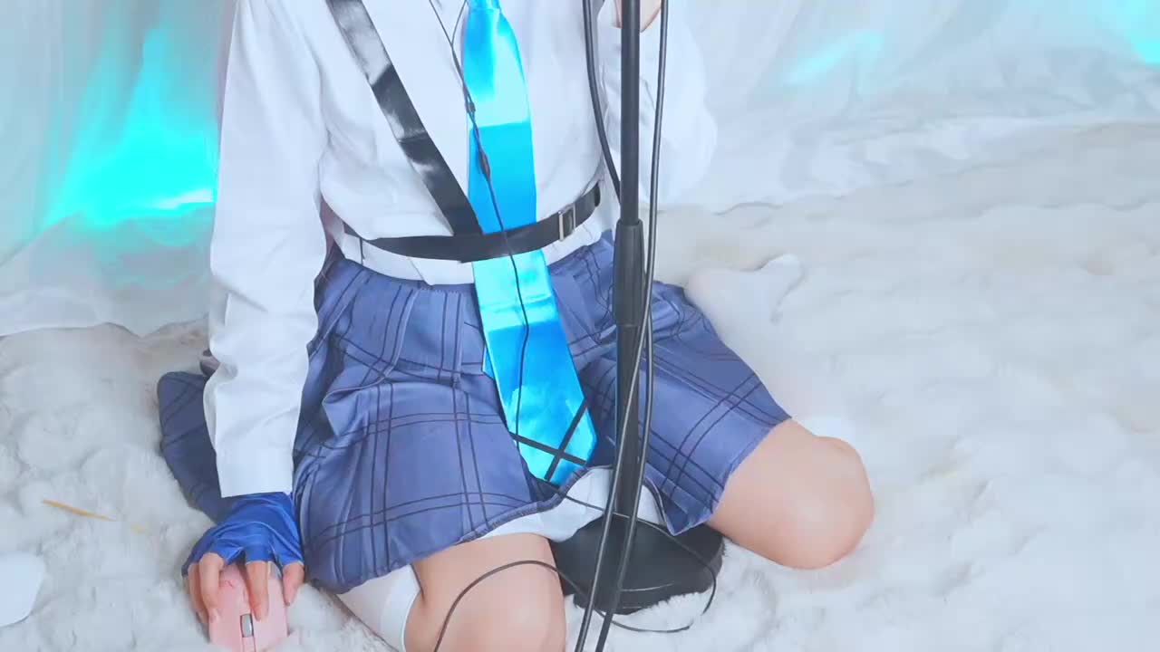 【苺氷えな】评论区网友推荐，我必须立刻火拼！锐评这期质量评价为顶级，离夯还差250627那座高山[FANBOX限定2025.07]