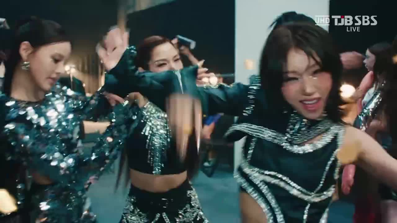 251012 SBS UHD Inkigayo izna - Mamma Mia