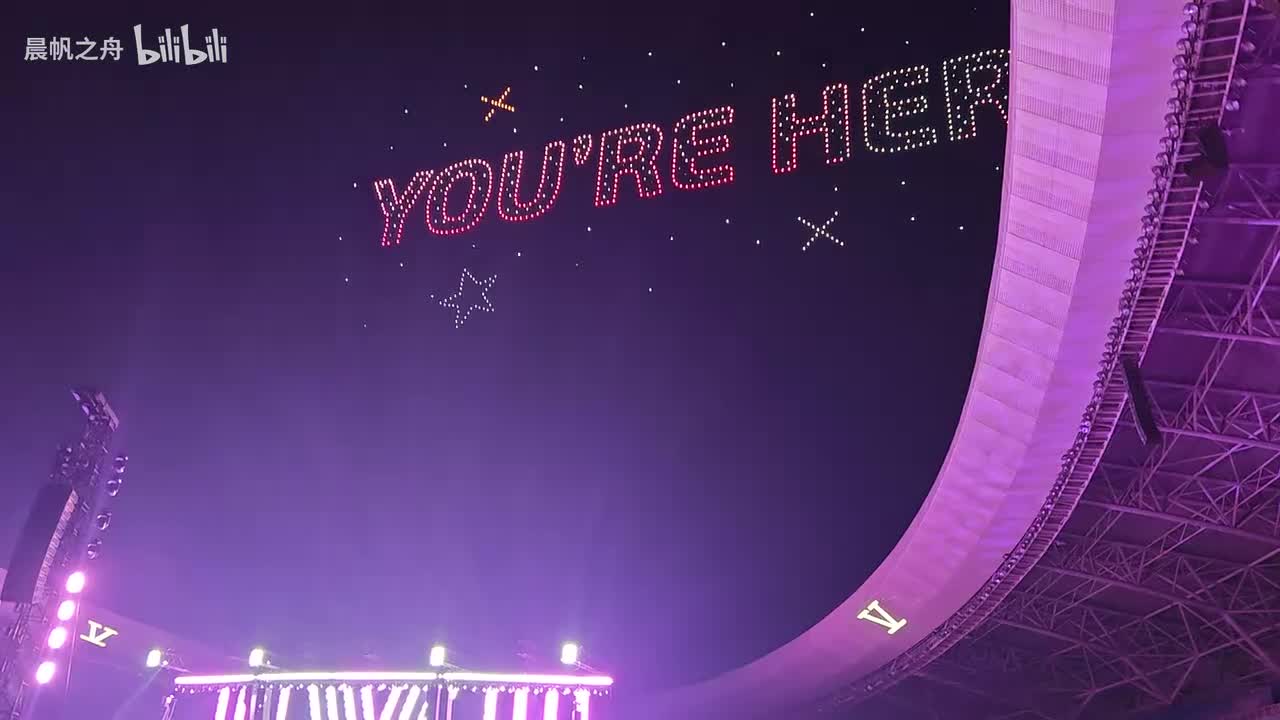 十、无人机+大屏视角：这，就是爱