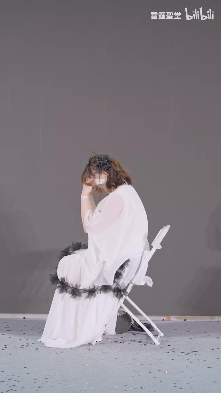 7B.犹恐相逢是梦中-旗爱