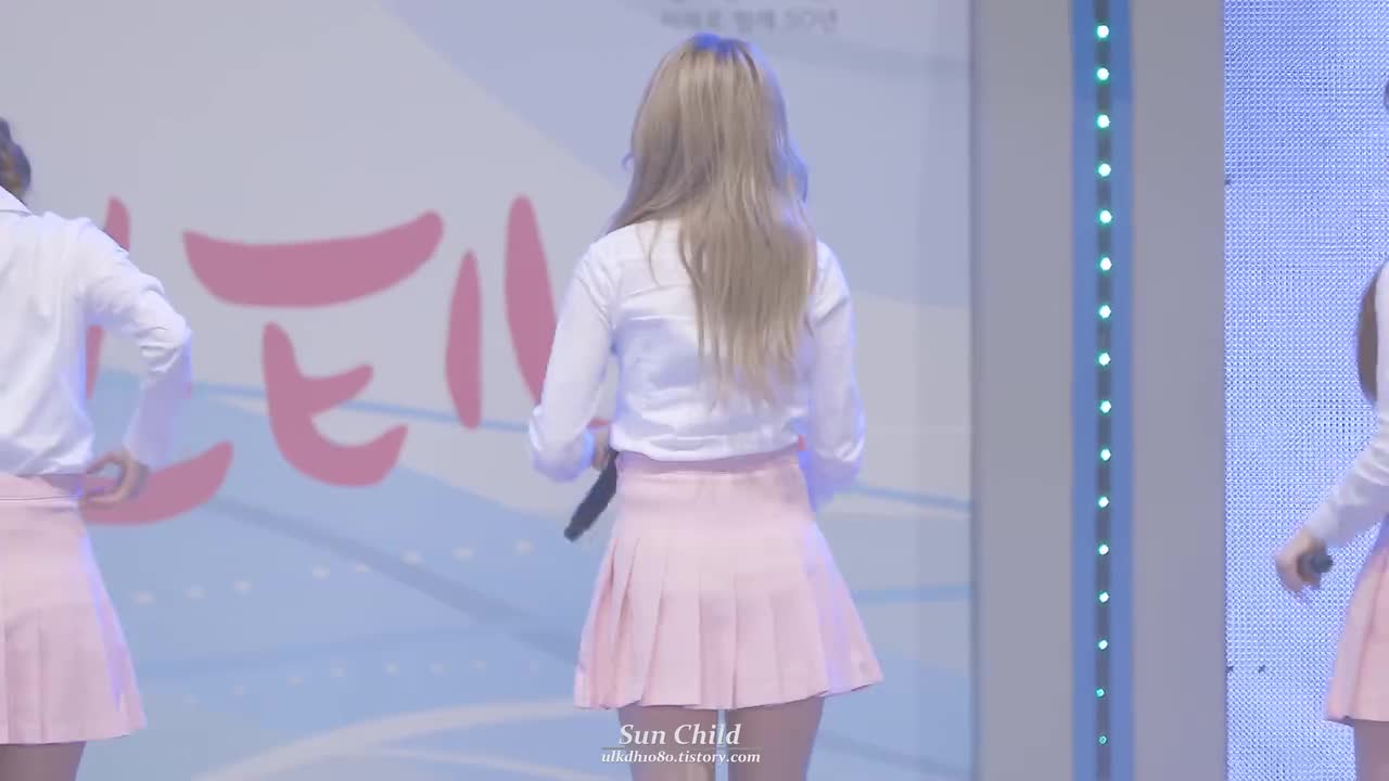 [4k C-Log] 171105 CLC - '즐겨 (I LIKE IT)' 엘키(ELKIE) 직캠 @ 대전 행복페스티벌 by Sun Child_2