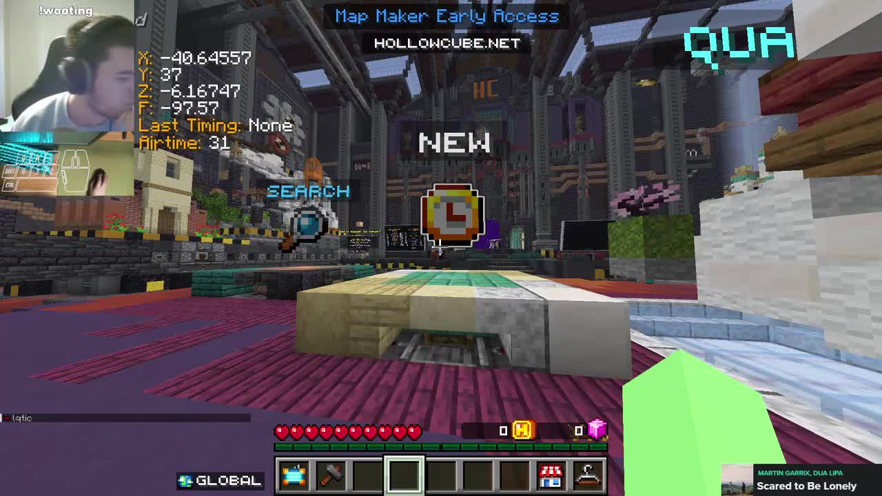 1011 man play game-1